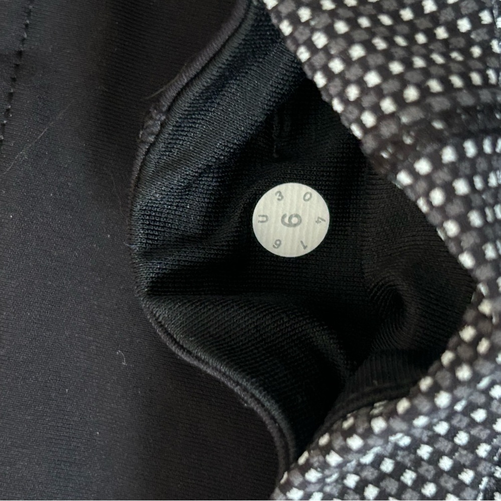 Lululemon / Cadence Crusher Tights Power Luxtreme Tiny Geo Black White size 6 - Picture 4 of 4